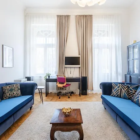 Apartment Court Crossing Budapest